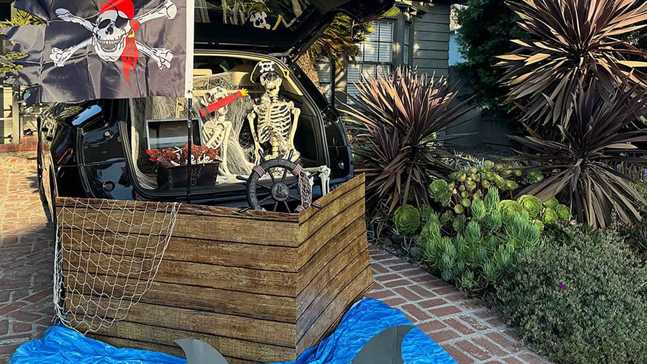 suv trunk decorated to look like a haunted pirate ship