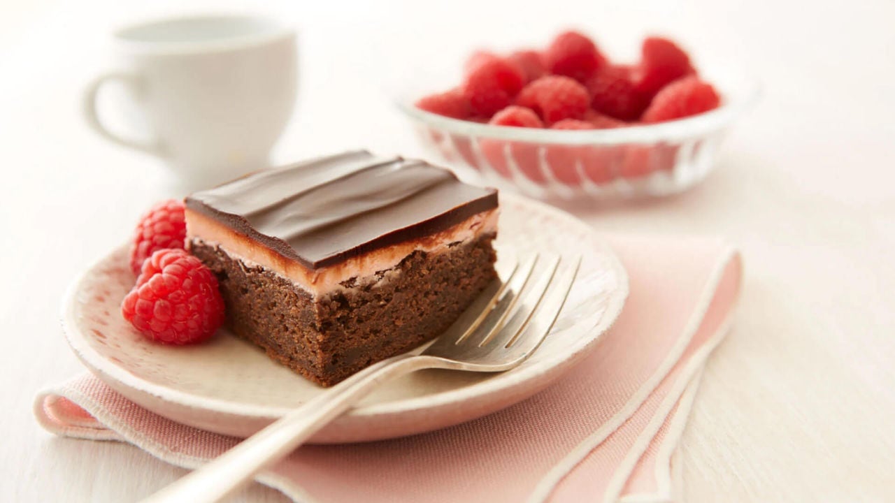 chocolate cake with raspberries