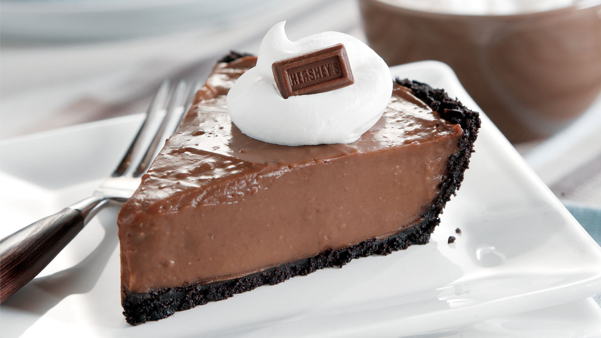 Creamy Milk Chocolate Pudding Pie