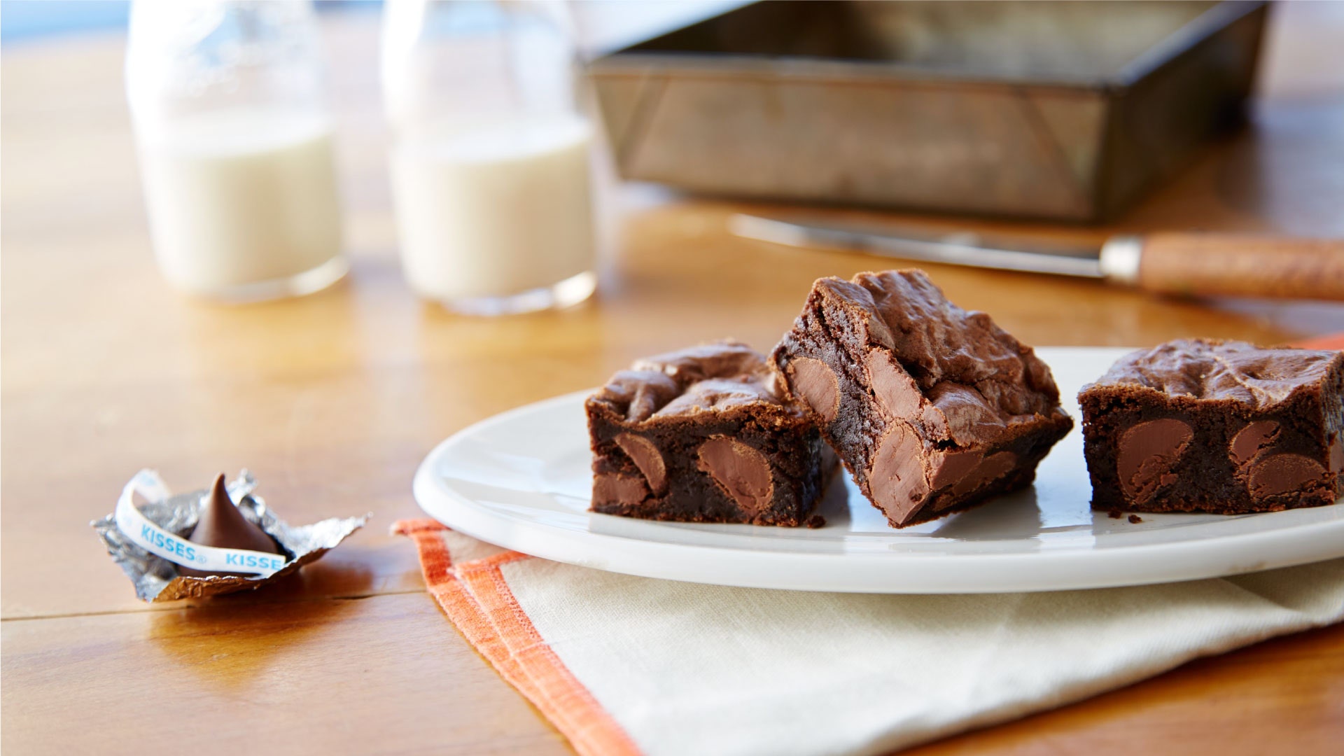 KISSES Milk Chocolate Brownies