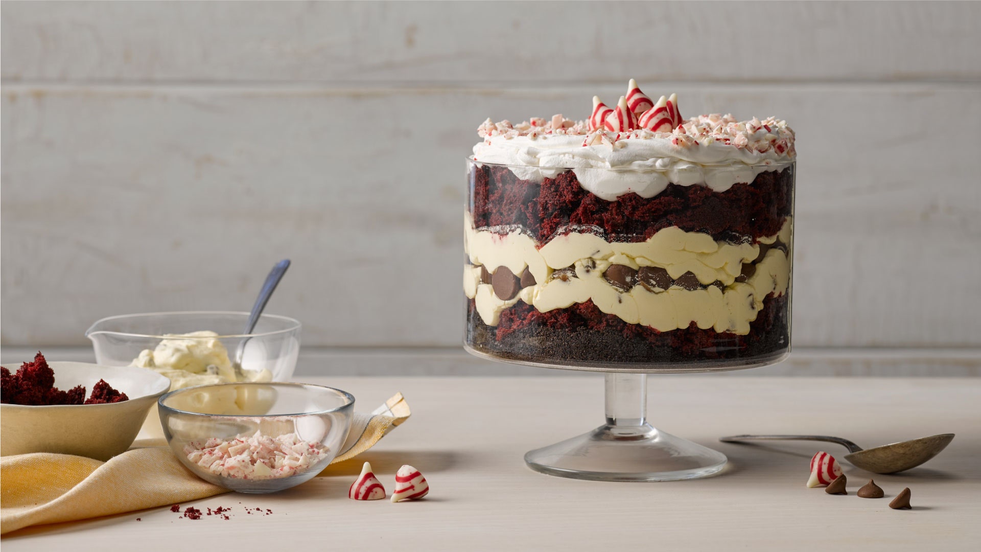 HERSHEY’S KISSES Red Velvet Trifle