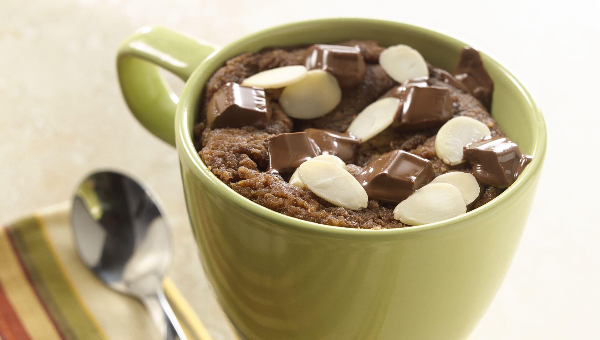 chocolate almond mug cake