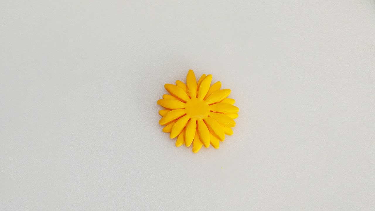 layering two daisies on top of one another