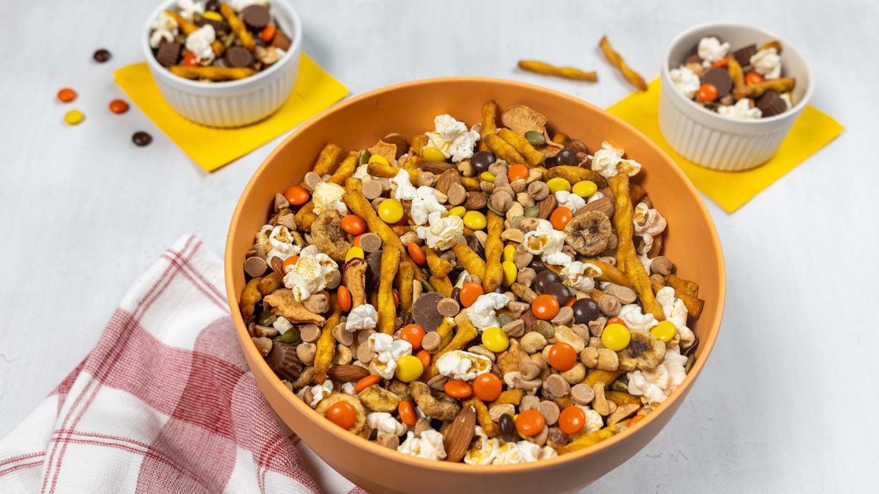 bowl of reeses lovers peanut butter trail mix