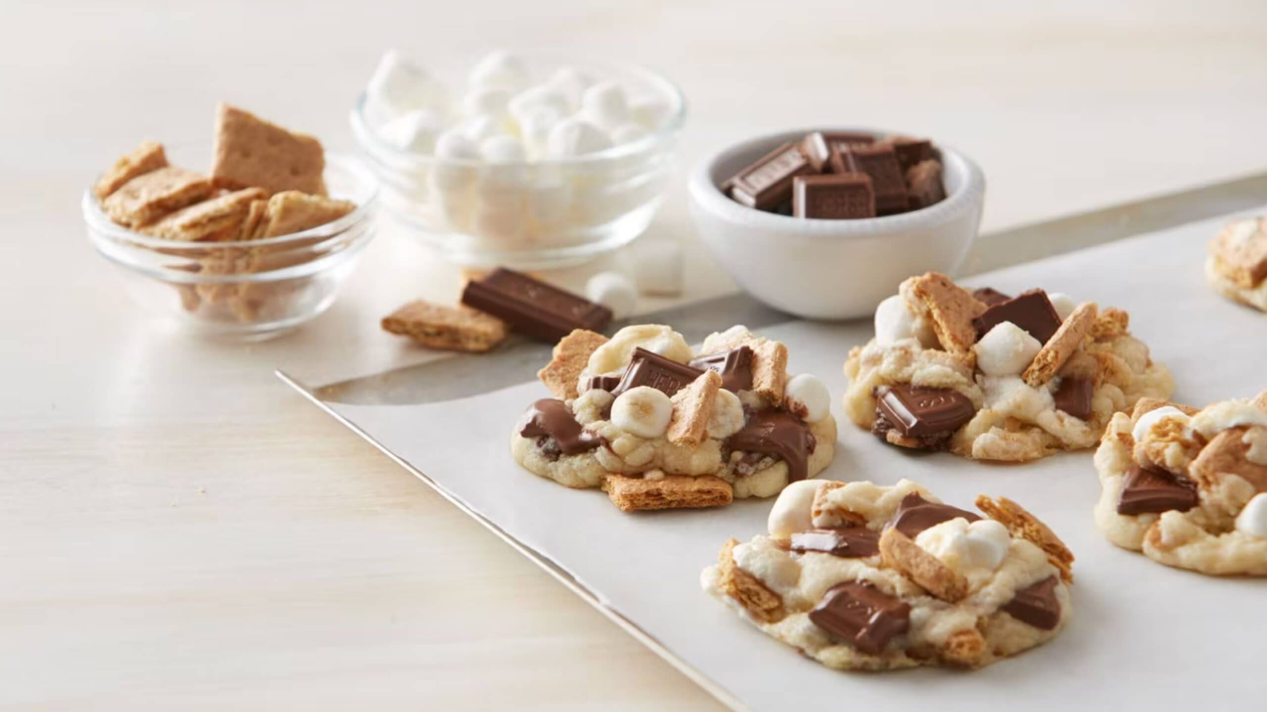 tray of smores cookies